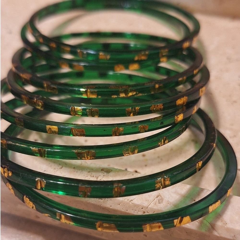 Set‎ of 8 Emerald Green Bangles with Gold Leaf Flecks Stackable Jewelry - Picture 3 of 7